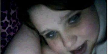 Slut on omegle fingering her self for a twinkie