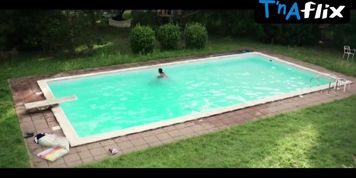 Alice Pehlivanyan Breasts,  Bikini Scene  in Im Sommer Wohnt Er Unten