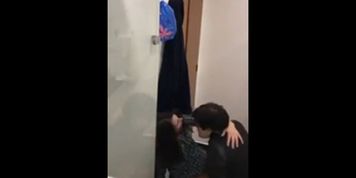 SORPRENDIDO COGIENDO A SU SUEGRA - video 1