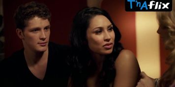Cassie Steele Lesbian Scene  in The L.A. Complex
