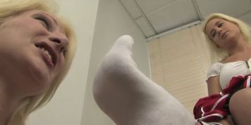 ROYAL MISTRESS - Foot Fetish Cheerleader