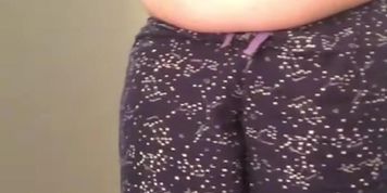 Gaining BBW shows off big, round belly