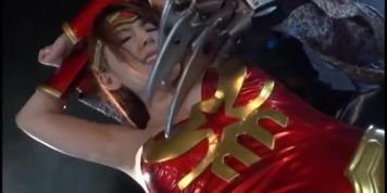 japo wondergirl becomes bondage toy for clawed villain