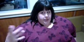 Jiggly's big butt gets stuck in chair