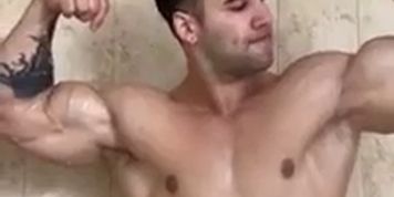 Muscle shower flexing 