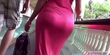 Milf perfect ass walking 