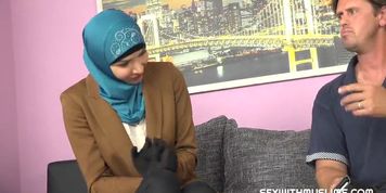 Muslim girl gets horny with the authorities