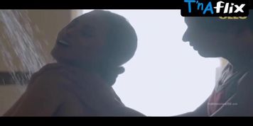 Noor Malabika Butt,  Breasts Scene  in Palang Tod Siskiyaan