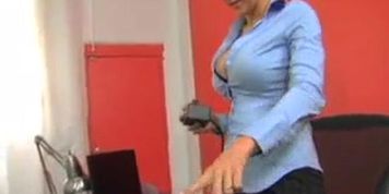 Eva rides the sybian