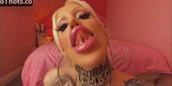Alicia Amira Is Suckin Dick And Gets Facial