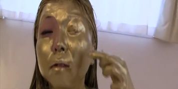 Gold Girl Masturbates