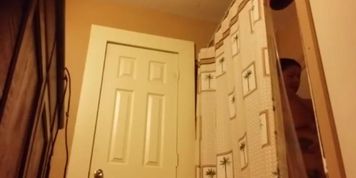 Naked aunt showers