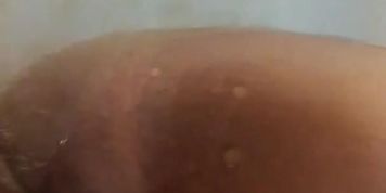 Wet fat pussy getting cleaned in bath