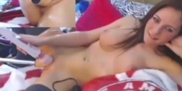Webcam  Hottie enjoys the machine
