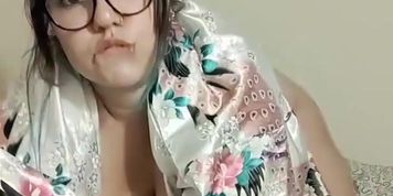 Nerdy BBW Teen with Glasses