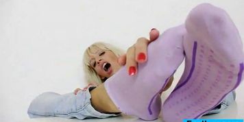 Nasty blonde Bella Morgan sweet feet