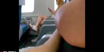 dickflash in train 09