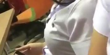 Studyanteng Maganda Libog na libog sa loob ng klase