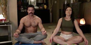 Hot latina masseuse rides