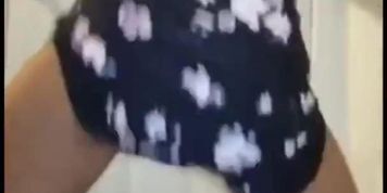 Slim Stepmom Twerk No Panties