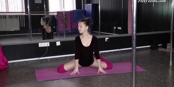 Acrobatic brunette virgin girl Tamara spreading legs