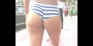 Playin Follow That Ass On The Beach