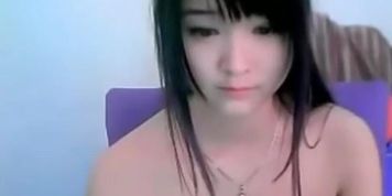 Amateur chinese figering and smiling   greatcamgirl com