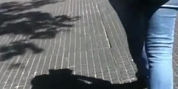 Rico culo de peruana en jeans