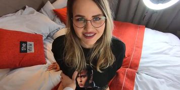 Girl Fucked In Mouth For Cash, While Her Boyfriend Was Not In Hotel