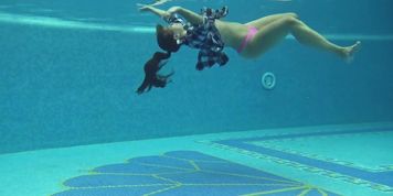 Sazan Cheharda super hot teen underwater nude