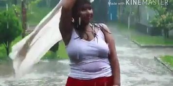 Boobs show