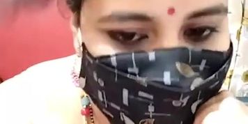 Indian bbw wife teasing and pussy play on cam