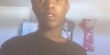 Black Teen Flash titties on Periscope 
