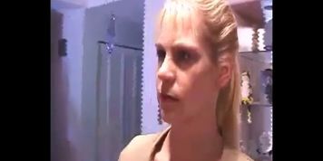Renee - Nobody Believes in Hypnosis