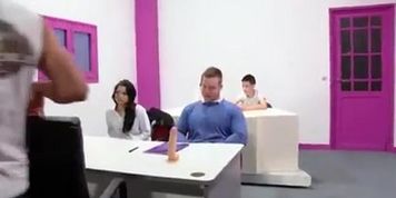 Ainara, Jordi and friends learn English at the FAKings' scho (Ainara Reina)