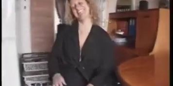 British Squirting MILF Sunshine