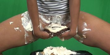 Danielle Cake Sitting