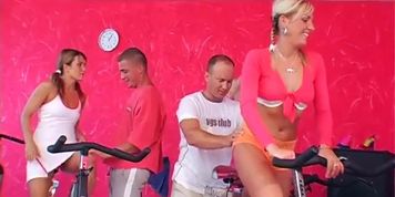 A workout escalates into an orgy (Barbara Summer, Francesca Felucci, Sarah Blue)