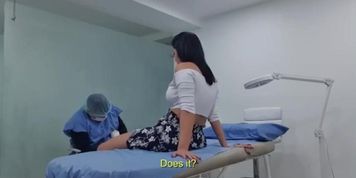 Martina Smith follando con su doctor