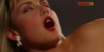 Le Manuscrit (French) - Bella blonde (Angelica Bella, Angelica Sweet, Christina Bella, Erika Bella, Erika Neri, Ray Han)