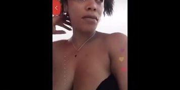Jacking off behind her