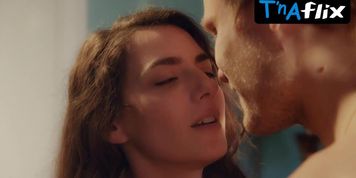 Seyneb Saleh Sexy Scene  in Nachte Vor Hochzeiten