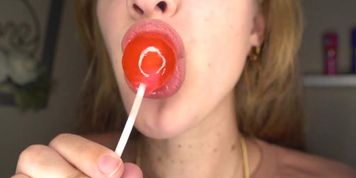 Asmr lollipop she has great lips man (Knocked Up Nikki)