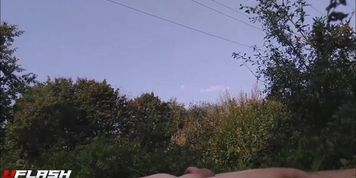 Man sunbathes naked, women and mean see him do ...