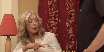 Hot amateur cougar tugs cock