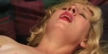 Mature plays with pussy (Jamie Monroe)