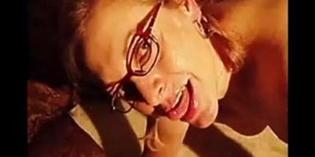 HOT  WIFE  SUCKING  COCK  FOR  HUBBY