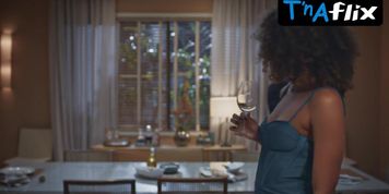 Barbara Reis Sexy Scene  in Todas As Flores