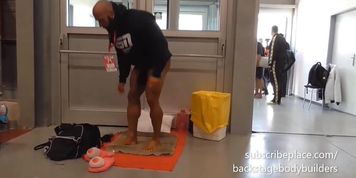 Bodybuilder Tans Backstage Naked