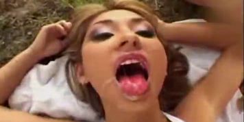 Roxy Jezel Gets A Nice Outdoor Bukkake